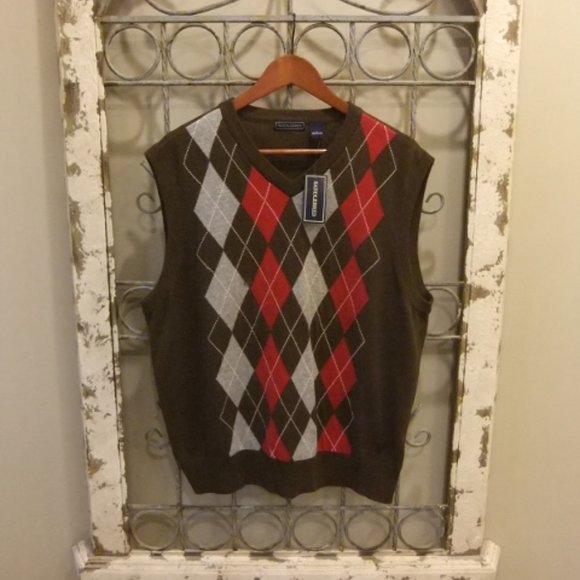 SADDLEBRED V-NECK SWEATER VEST MENS -LARGE-NWT - Picture 1 of 3